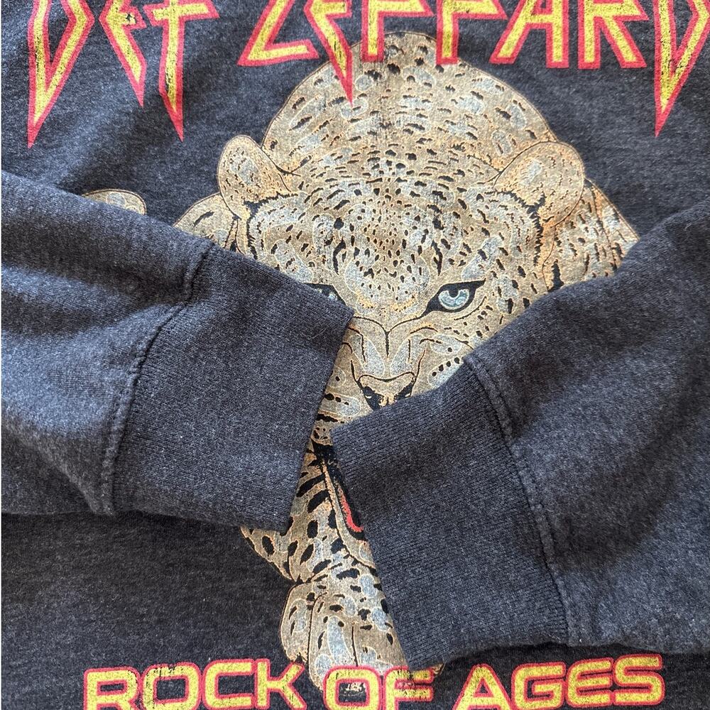 Def Leppard Rock of Ages 1983 Crew Neck Sweatshirt Fleece Lined Gray Size L - Picture 11 of 13